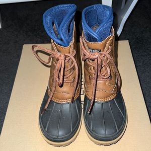 Boys Sperry boots